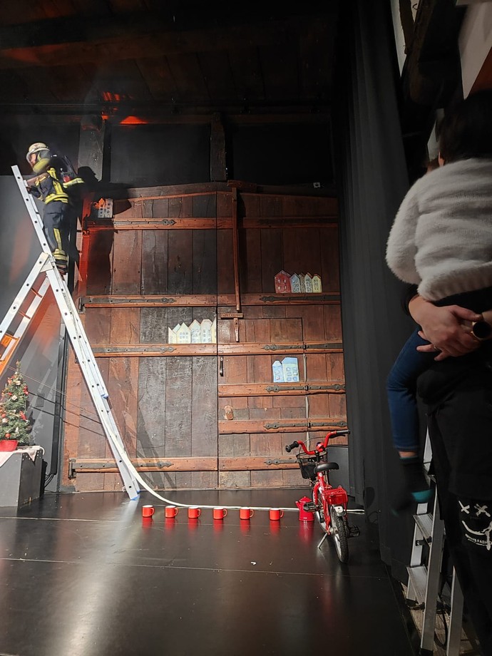 Schülerin im Theater