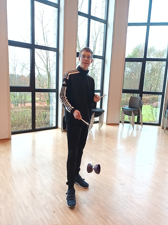 Schüler beim Jonglieren