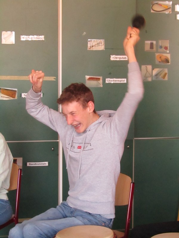 Schüler freut sich