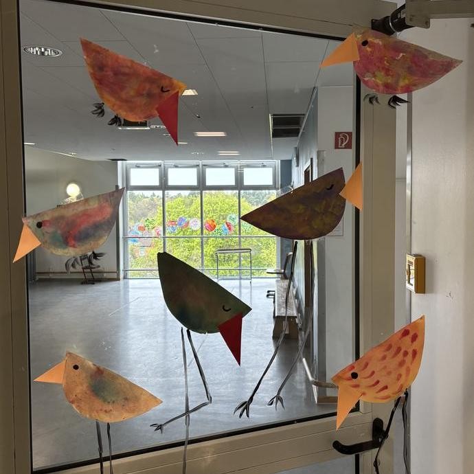 gebastelte Vögel (vergrößerte Bildansicht wird geöffnet)