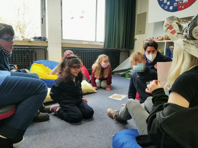 Schülerinnen und Schüler am Vorlesetag