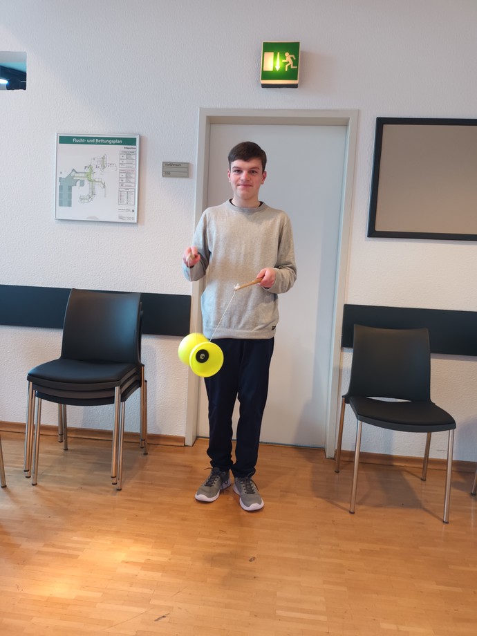 Schüler beim Jonglieren